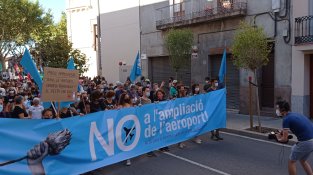 La marxa del Prat inicia el camí pel carrer Major