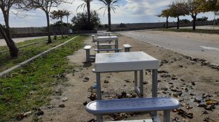 El darrer temporal es menja la sorra de la platja