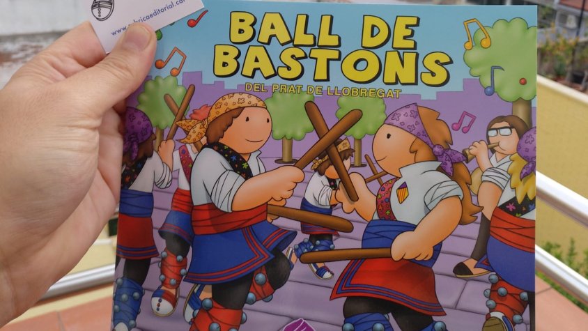 La recuperació dels Balls de Bastons en forma de conte