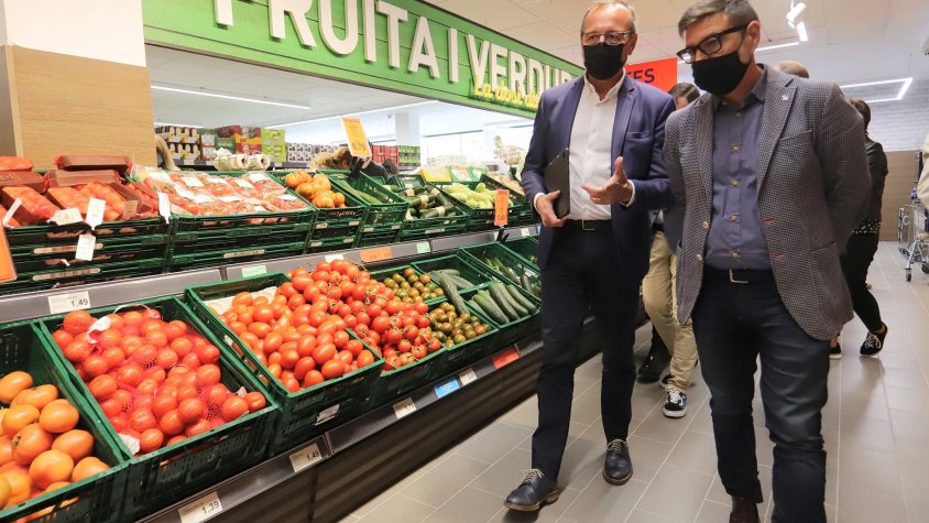 Jordi Filiberto (esq.) i l'alcalde Mijoler, durant la inauguració