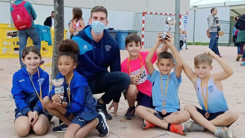 Medalla de bronze per als benjamins pratencs en el Campionat de Catalunya de Cros per Clubs
