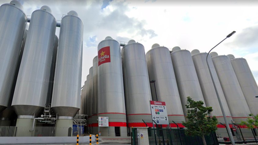 Dipòsits de la fàbrica Damm al Prat