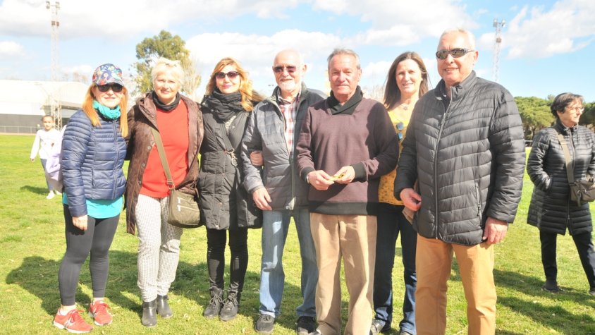 Jordi Llopart, tercer per la dreta, juntament amb familiars i amics en el Gran Premi que es va celebrar l'any passat