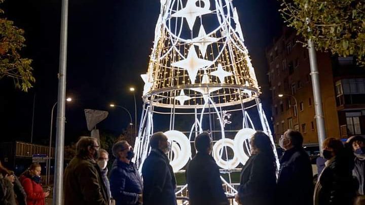 El Prat ara compta amb dos arbres de llum