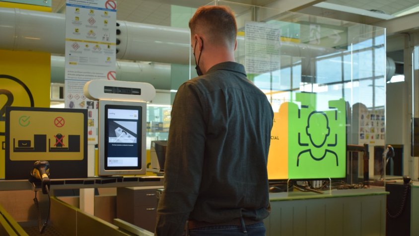 Prova de reconeixement facial a l'aeroport del Prat