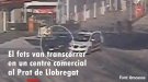 Detingudes 'in fraganti' dues persones en un robatori amb violència al pàrquing del Carrefour del Prat