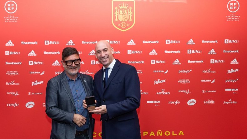 Mijoler va rebre una placa commemorativa de mans de Rubiales