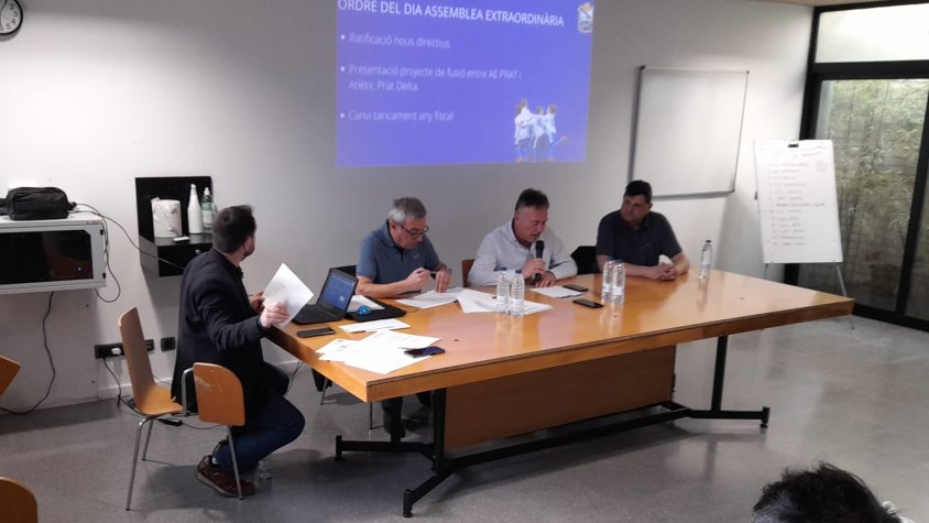 La AE Prat ha celebrado hoy en la sala de actos del Estruch su Asamblea ordinaria y extraordinaria de la temporada