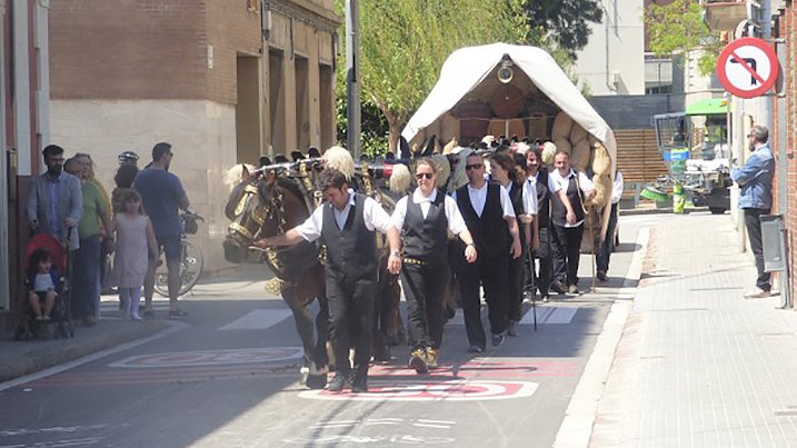 La Cavalcada de Sant Isidre torna als carrers del Prat després de dos anys.
