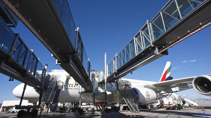 L'aeroport del Prat va tenir 3,8 milions de passatgers aquest maig, un 18,4% menys que el 2019