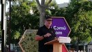 Mijoler es presenta com a candidat ensenyant múscul