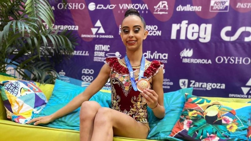 Gisela Berzosa amb la seva medalla de bronze