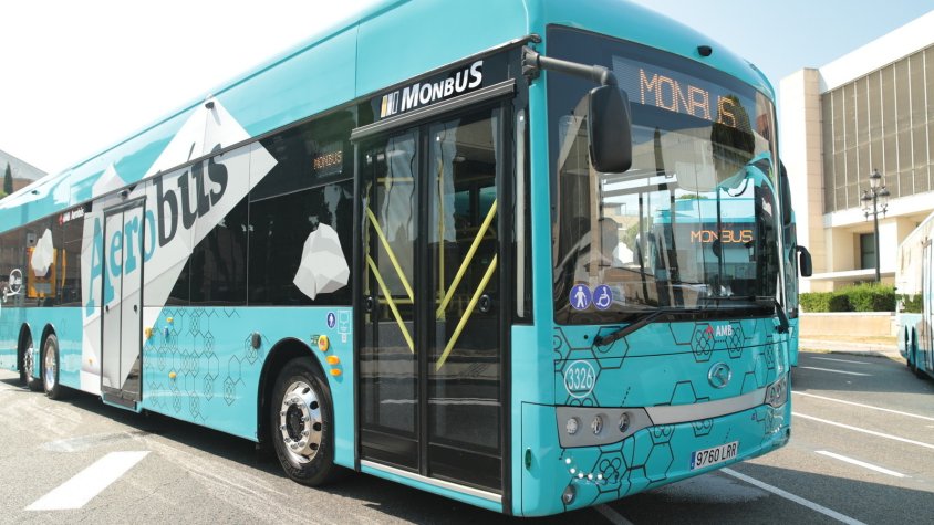 Un dels vehicles de la flota de la linia Aerobús