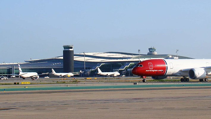 L'aeroport del Prat va registrar 4.464.875 passatgers al mes d'agost, un 17,5% que abans de la pandèmia