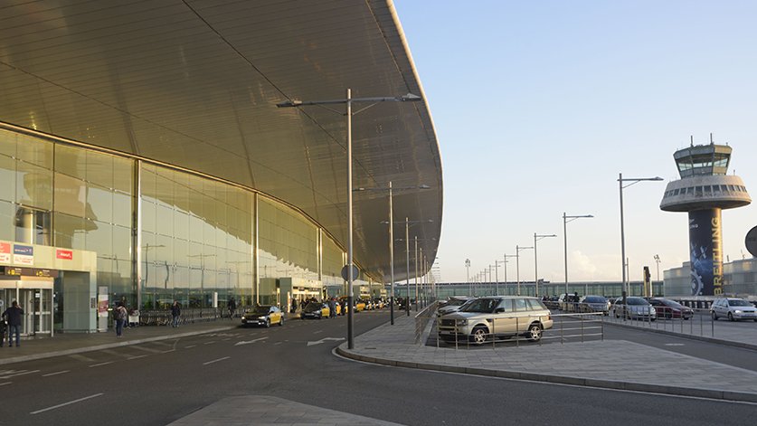 Gairebé 4,2 milions de viatgers van utilitzar l’aeroport del Prat a l’octubre