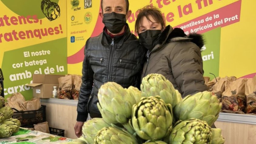 Estand de venda de carxofes de la Cooperativa Agrícola