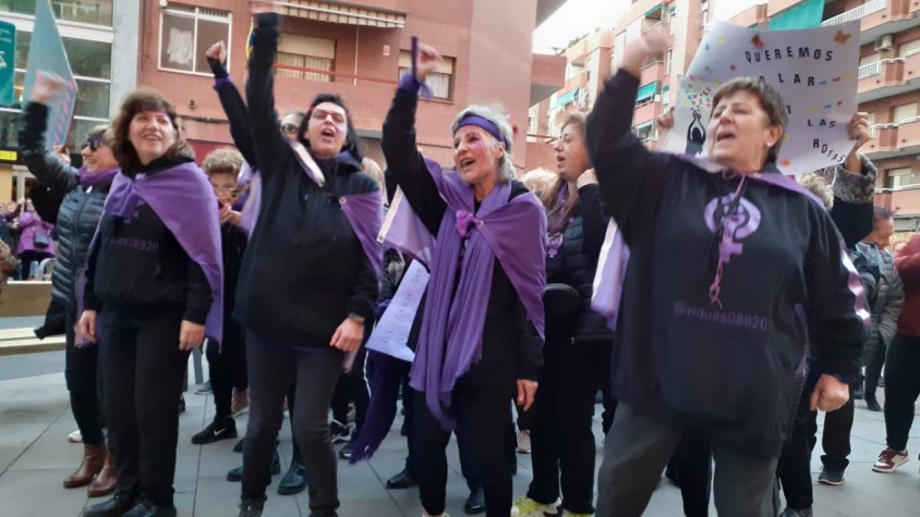 La diversitat marca la marxa feminista del Prat