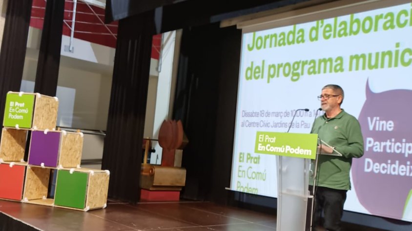 El coordinador d'El Prat en Comú, Quim Bartolomé, inaugura la jornada