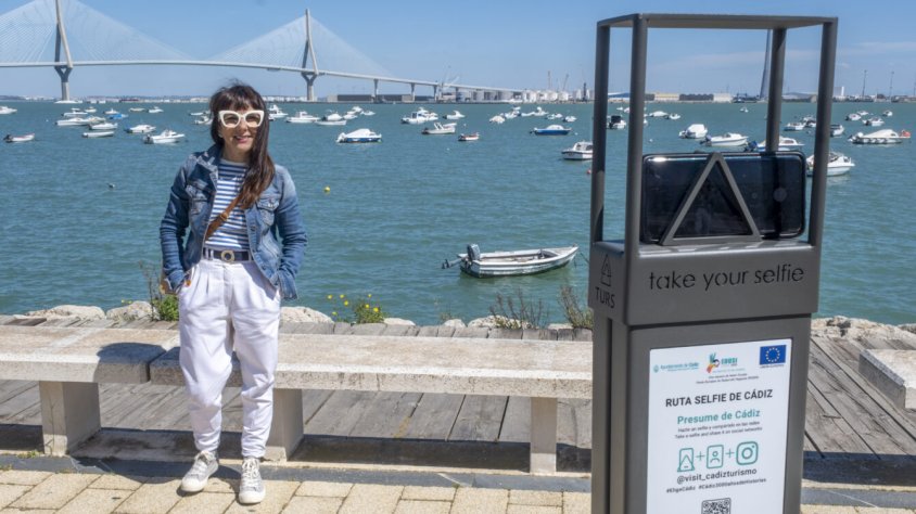 Model TUR instal·lat a la “ruta del selfie” de Cadis