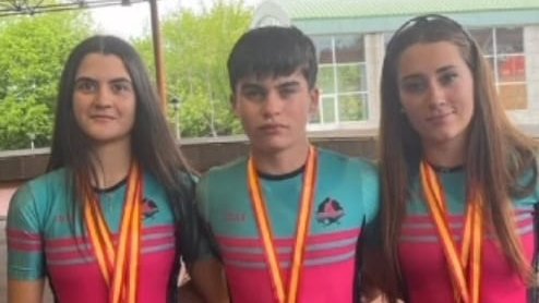 Mónica, Christopfher i Ona, tres dels medallistes pratencs del CPV El Prat