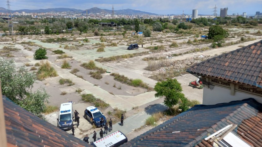 Imatge del dispositiu policial desplegat al llarg d'aquest matí a la zona