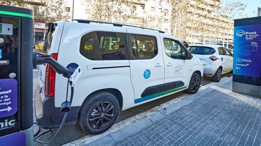 La nova Berlingo que s'incorpora a la flota de vehicles elèctrics compartits