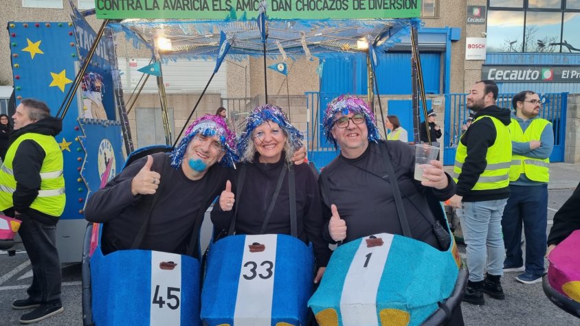 Els Amics Pota Blava reivindicaven la diversió contra l'avarícia, sent una de les  comparses més nombroses