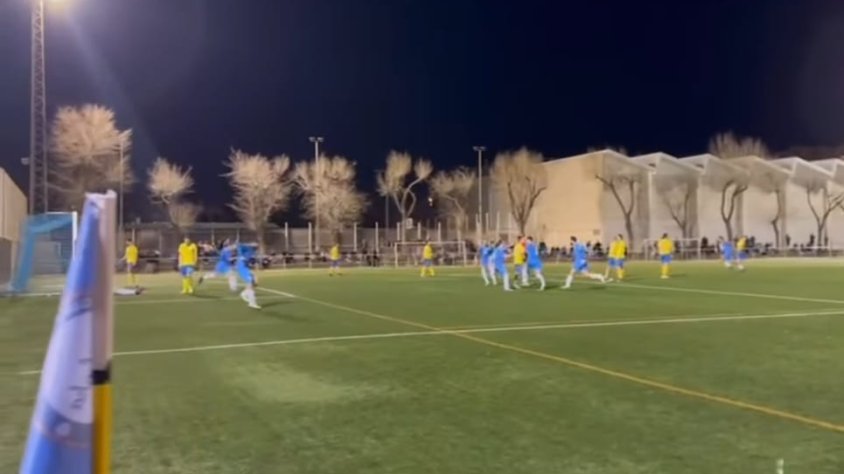 Camp de futbol del CEM Estruch on es va veure l'incident