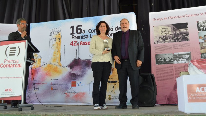 Francesc Fàbregas, president de l'ACPC, lliura un dels guardons