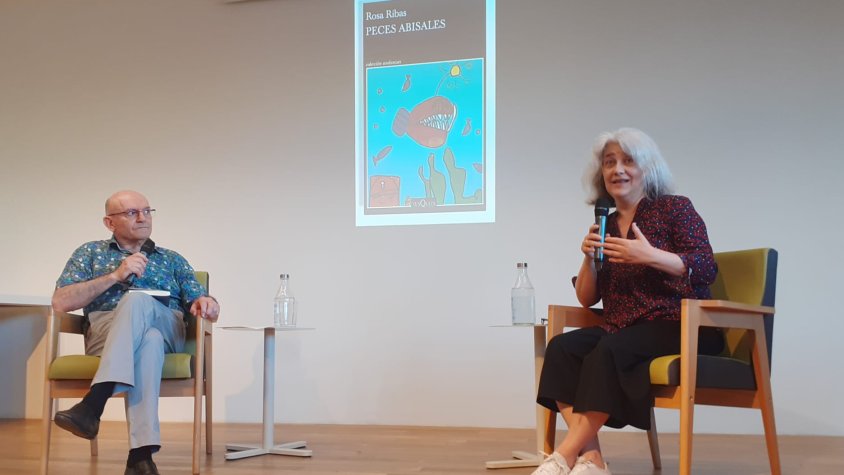 Rosa Ribas i Jesús García durant la presentació al Cèntric
