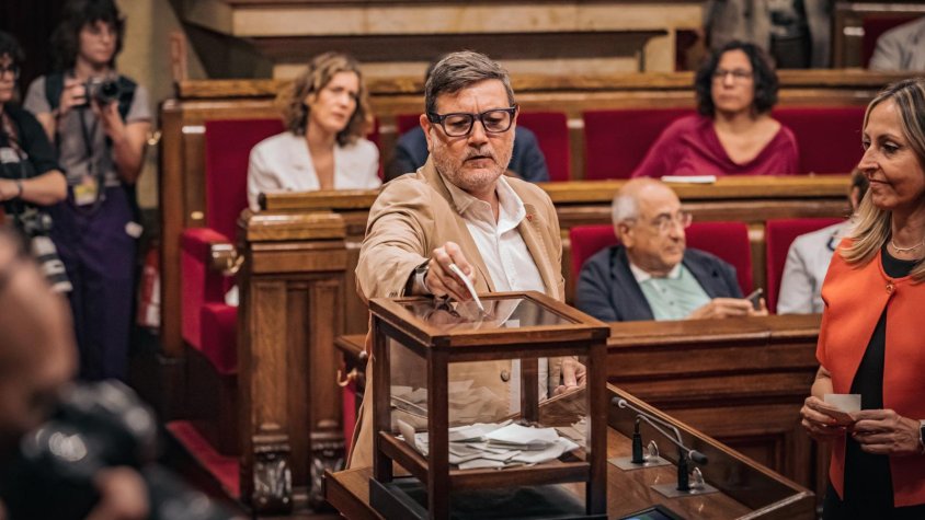 Mijoler, durant la votació de la presidència i la Mesa del Parlament