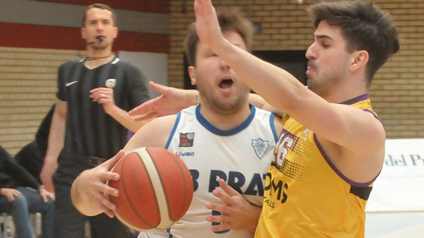 Els homes del nou tècnic Josep Maria Raventós, que encara no té la plantilla tancada es van imposar amb un gran joc coral donant bones sensacions