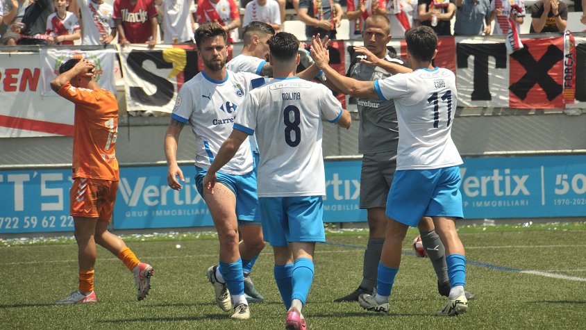 L'equip pratenc va saber aprofitar tres de les seves ocasions per a aconseguir la primera victòria de la temporada