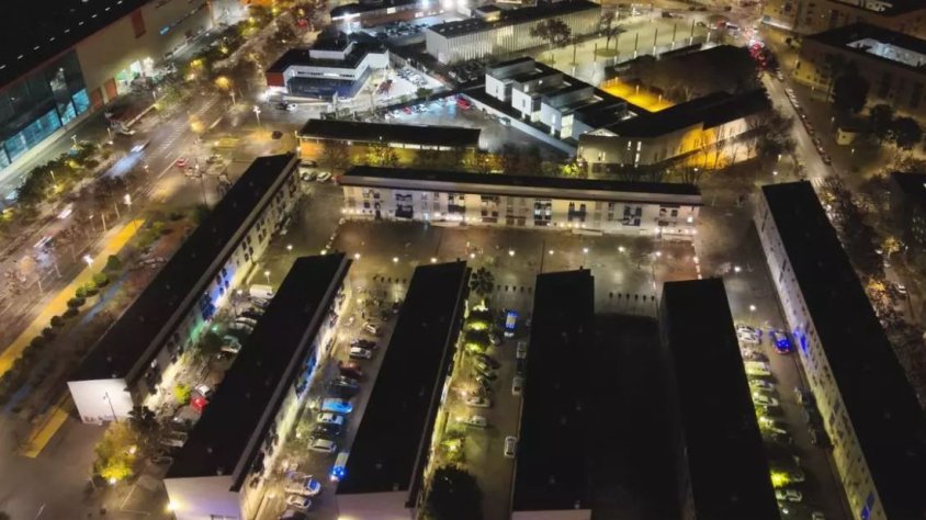 Imatge aèria de la 7a Fase durant una intervenció policial