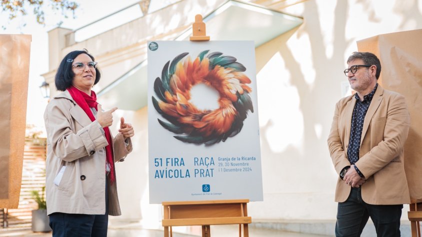 Maite Travé explica un dels cartells més conceptuals de les darreres edicions de la Fira Avícola