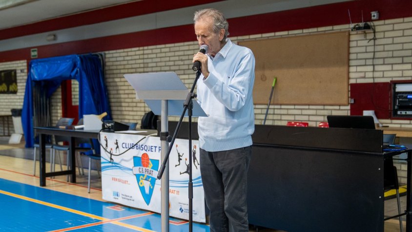 Arseni Conde, en un acte de l'entitat, seguirà al capdavant del Club Bàsquet Prat