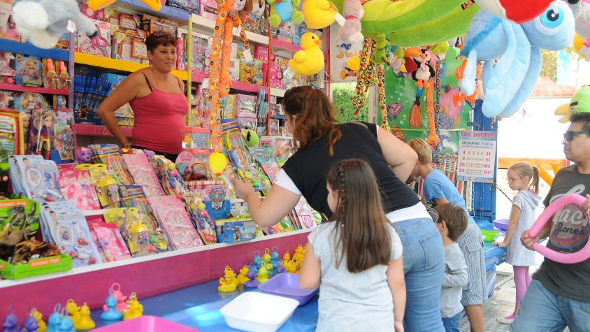 Petita tómbola durant una fira de Festa Major