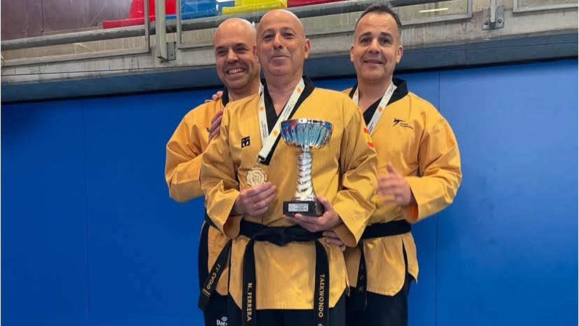 El trio màster al podi de campions de Catalunya; D'esquerra a dreta: Juan José Calvo, Nemesio Ferrera i Julio Carrasco