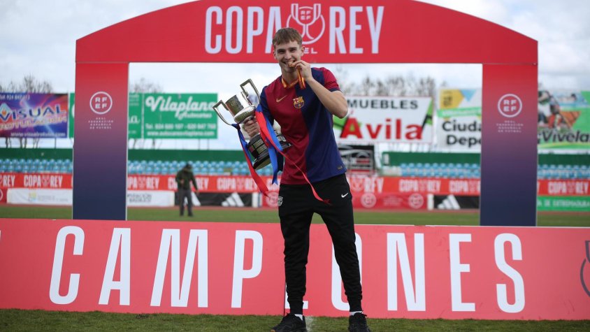 Héctor Rangel amb la Copa del Rei