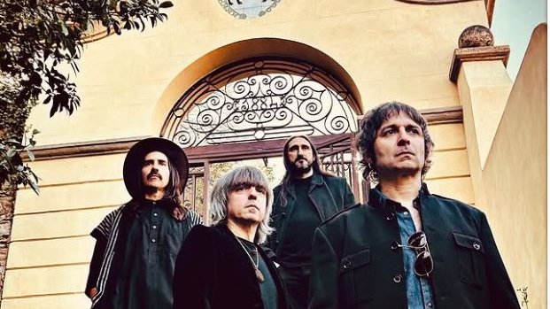 Una nit única per reviure el directe el pop psicodèlic de Carrots al Prat