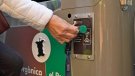 El debat dels residus salta als carrers del Prat