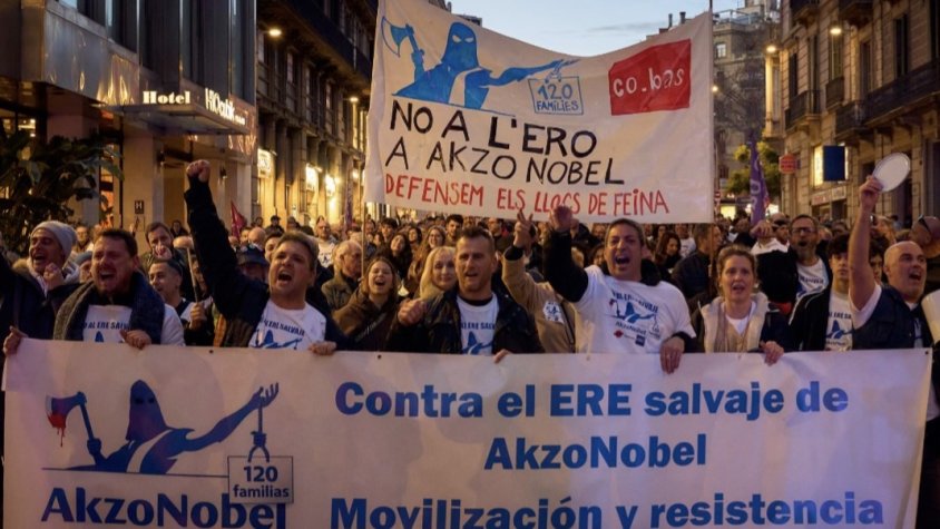 La plantilla d'AkzoNobel durant una de les nombroses mobilitzacions convocades contra l'ERO