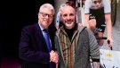 L’artista pratenc Xavier Mateo, autor dels cartells de la Volta a Catalunya 2026