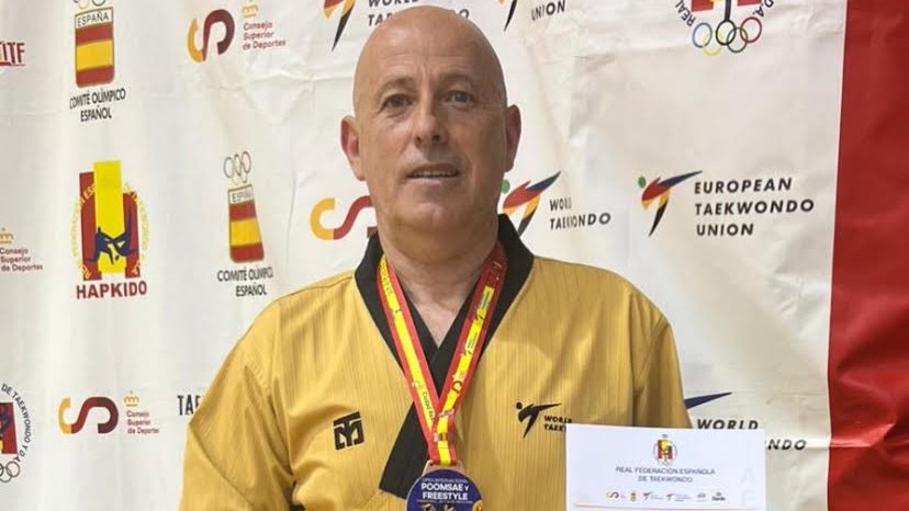 Doble bronze pratenc a Ciudad Real: Nora El Harche al Campionat d’Espanya sub-21 i Nemesio Ferrera a l’Open de Poomsae